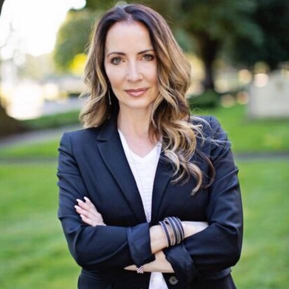 Meet your Posher, Rebecca - Picture 1 of 1